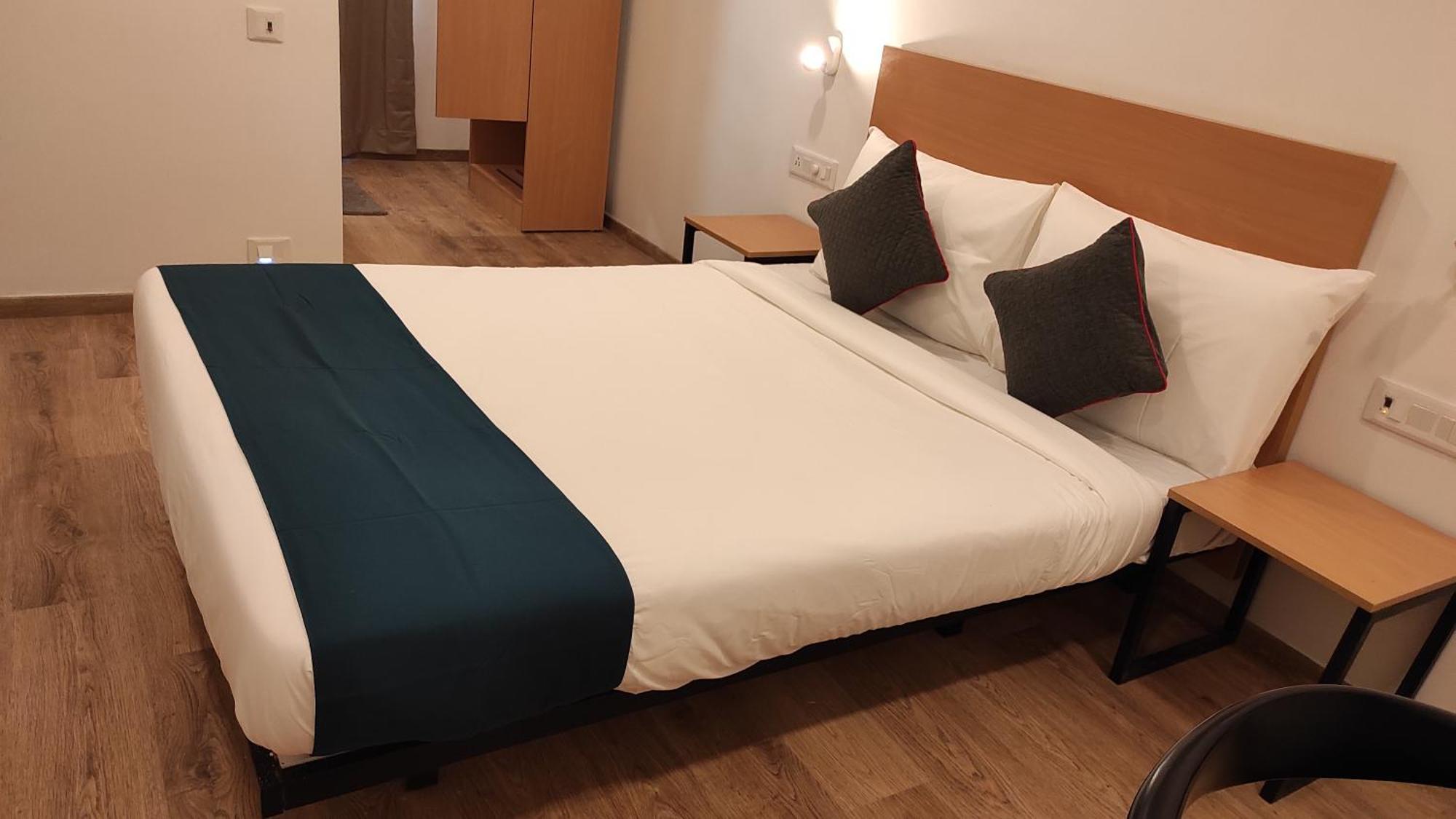 Crayons Hotel เชนไน ภายนอก รูปภาพ
