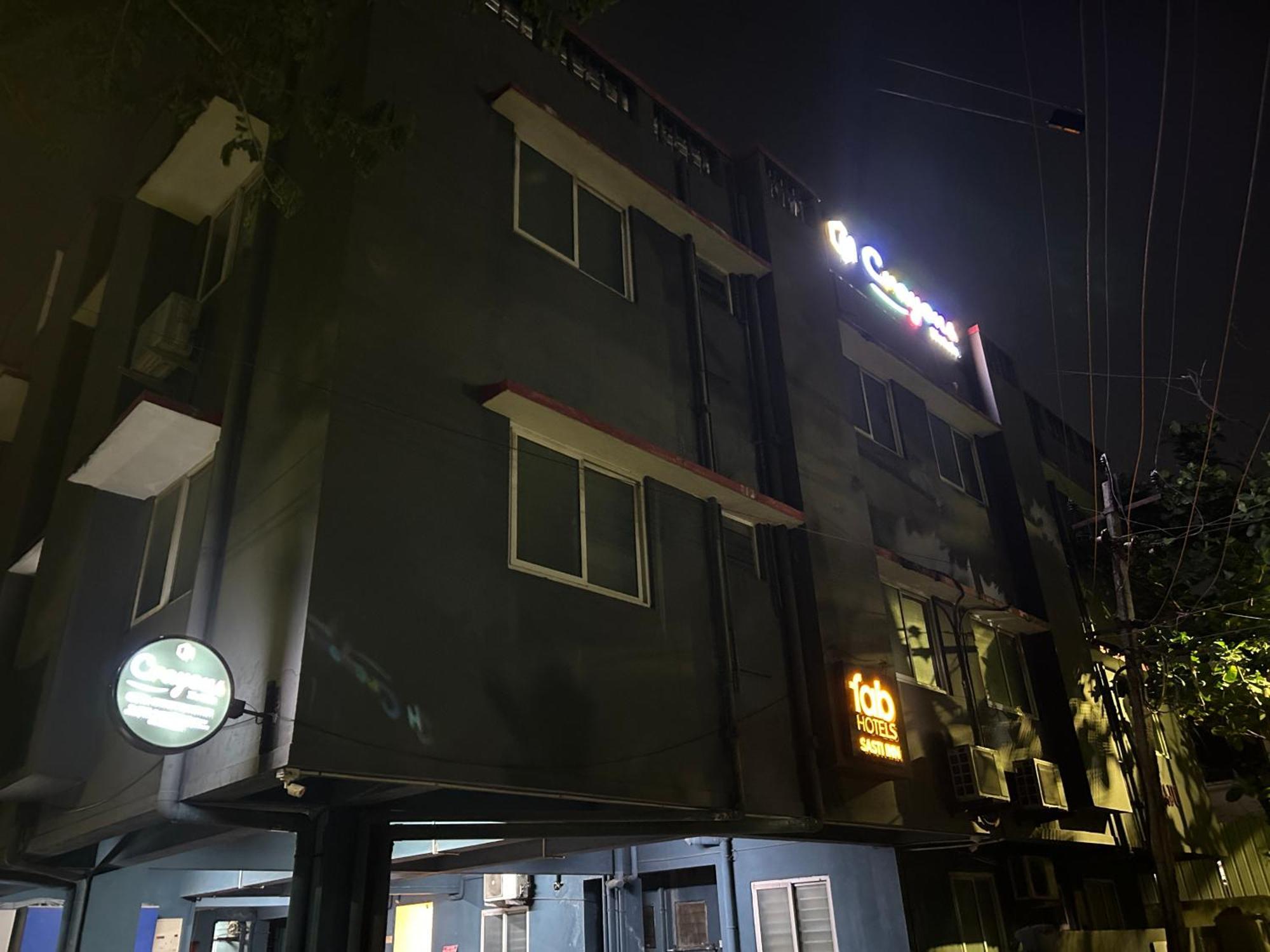 Crayons Hotel เชนไน ภายนอก รูปภาพ